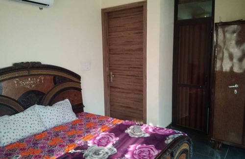 Kharar Casa | Habitación privada - AC / Wifi / Excelente comida