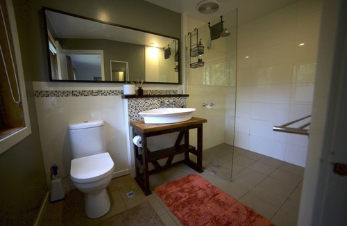 Bangalow Casa | Private room and ensuite
