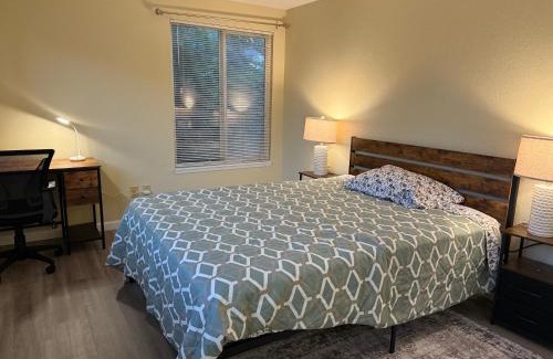 University District Casa | Private Room "Apple" by UW