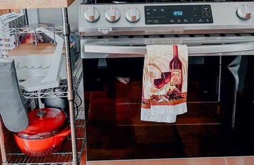 Kalamazoo Casa | PRIVATE room, Close to DT & airport + Free Parking and cleaning