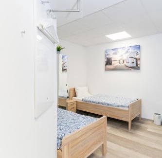 Ramstein-Miesenbach Apartamento | Private room #5 with 2 beds, ground floor, AC, only 2min to RAB