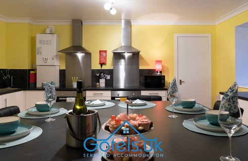 Huntly Apartamento | ⭐ Private Room Delphine⭐ 2 Guests, Roof Terrace, Free Wifi ❤️