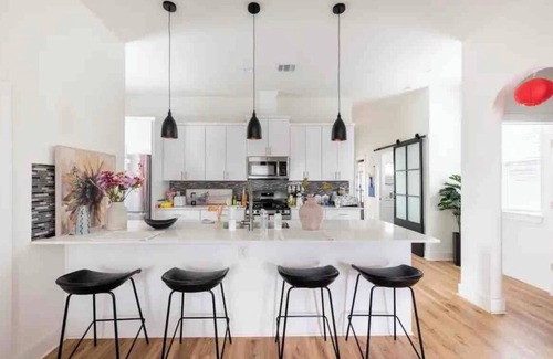 St. John - Coronado Hills Casa | [Private Room] Designer 10min dt Pet friendly 7min Park 5min Grocery Restaurant