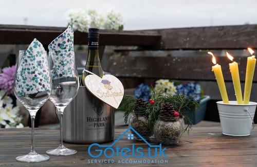 Huntly Apartamento | ⭐ Private Room Garland⭐ 2 Guests, Roof Terrace, Free Wifi ❤️