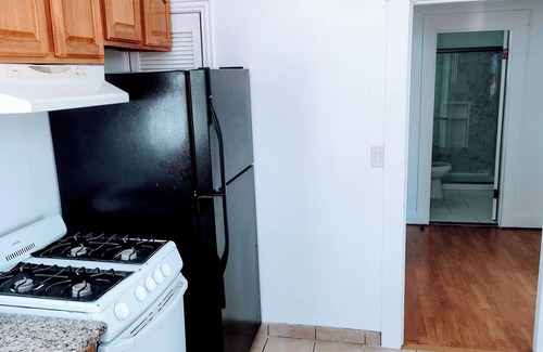 Berkeley Apartamento | private room in 3 bedroom unit 1 block from UCB. fully furnished, remodeled