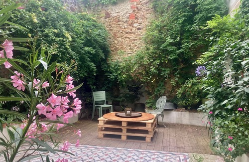 Pont-Croix Cama Y Desayuno | Private room in a family home - Pont-Croix, historic town center- South Finistère