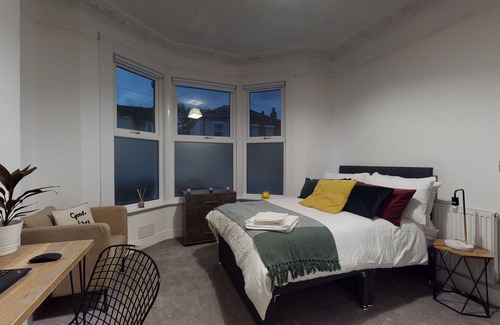 Woodside Apartamento | Private Room in a Shared Home