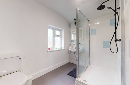Woodside Apartamento | Private Room in a Shared Home