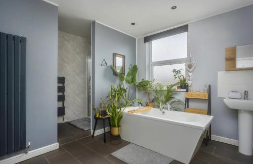 Moreton Casa | Private room in a spacious home