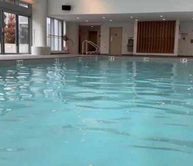 Surrey Apartamento | Private Room in a Three-Bedroom Penthouse in Surrey