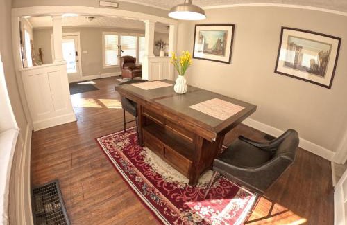 Indianapolis Casa | Private Room in an Elegant Home- Convenient to Downtown Indianapolis