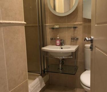 Newtownmountkennedy Casa | Private Room in Apartment beside Druids Glen Hotel