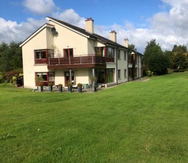 Newtownmountkennedy Casa | Private Room in Apartment beside Druids Glen Hotel
