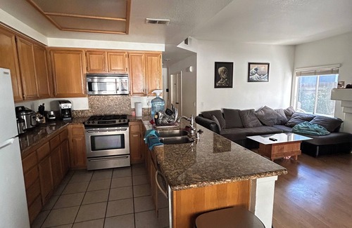 Moreno Valley Casa | Private Room in Comfortable Home for Students or Young Professionals