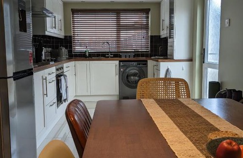 Moneymore Casa | Private Room in House with Mountain view