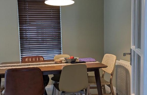 Moneymore Casa | Private Room in House with Mountain view