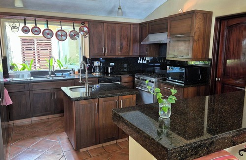 Díaz Ordaz Casa | Private room in gorgeous shared Versalles house w/ private heated / cooled pool