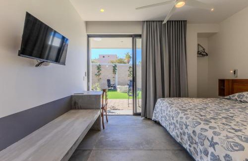 San José del Cabo Cabina | Private Room in Coliving space near beach