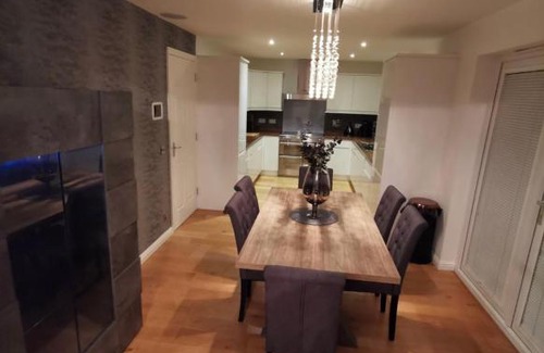 Aberdeen Casa | Private room in residential house