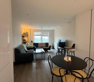 South Hornchurch Apartamento | Private Room in Shared 3-Bedroom Apartment