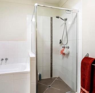 Kippa-Ring Casa | Private Room in Shared Accommodation