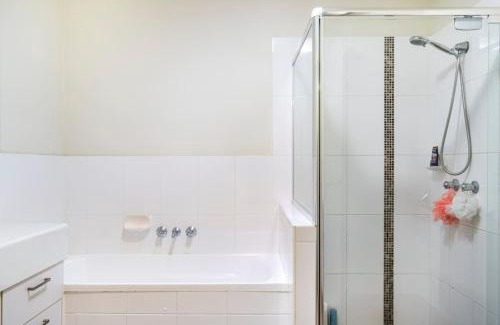 Kippa-Ring Casa | Private Room in Shared Accommodation