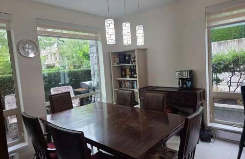 Vancouver Casa | Private Room in Vibrant Vancouver - with share living room and kitchen