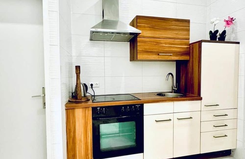 Liesing Apartamento | Private Room; Just 11 Min Walk to Atzgersdorf Park