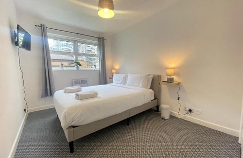 Barking Casa | Private room near Barking Station