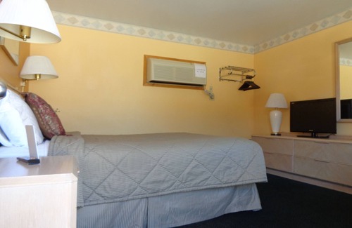 Gunnison Hotel | Private room near downtown