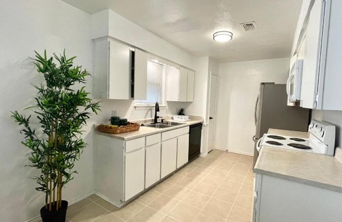 Plano Casa | Private room near downtown in Plano
