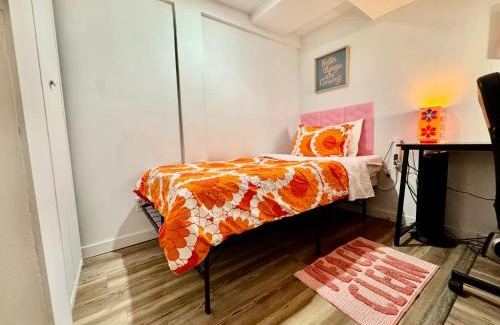 Rainier Valley Casa | Private Room on the 1st Floor with Shared Bathroom near Airport and Downtown Seattte
