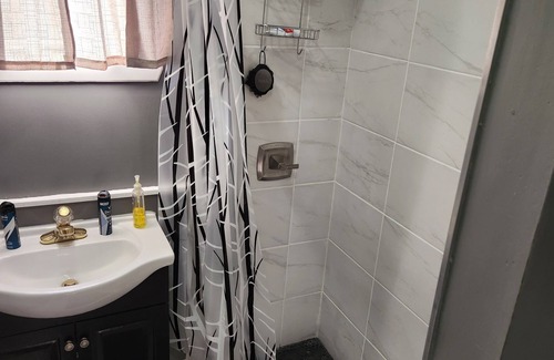 Lawrenceville Casa | Private room & Private Bathroom in home