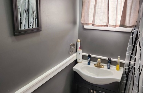Lawrenceville Casa | Private room & Private Bathroom in home