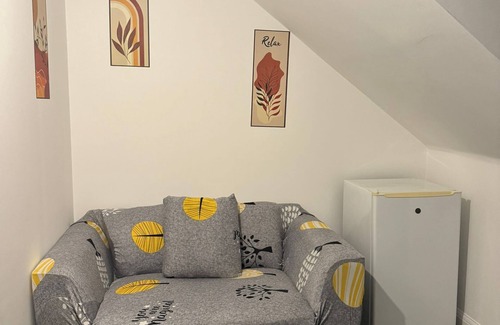 Congerstone Casa | PRIVATE ROOM, PRIVATE LIVING ROOM AND PRIVATE BATHROOM