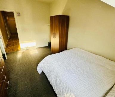 Wakefield Apartamento | Private room - Shared Bathroom, Wakefield