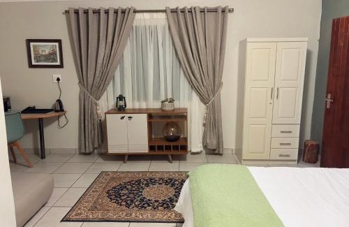Polokwane Apartamento | Private room Skyfall Country Estate