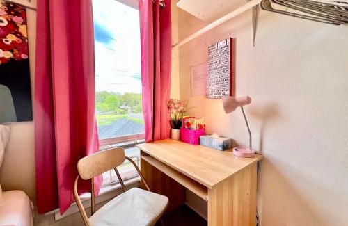 Rainier Valley Casa | Private Room TINY with Shared Bathroom near SeaTac Airport and Downtown Seattle