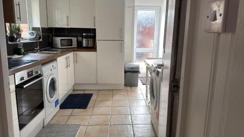 Avonmouth Casa | Private Room with Ensuite 7