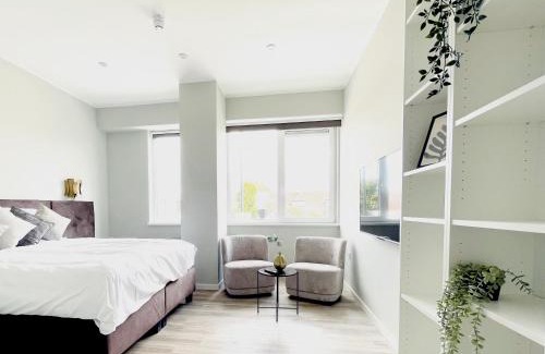 Raamsdonksveer Casa | Private Room With Cozy Bed, Bathroom & Wifi