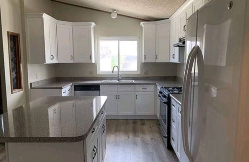 Lancaster Casa | Private room with shared bath/kitchen! Affordable and convenient!