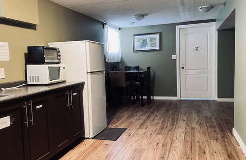 North Central Edmonton Casa | Private Rooms Close to NAIT Kingsway Mall/ Downtown