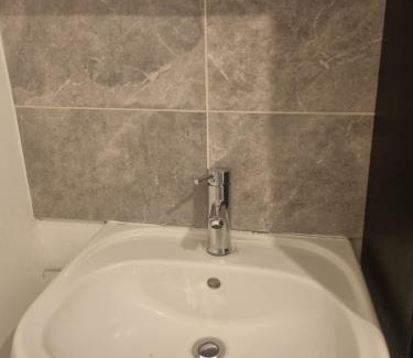 Streatham South Casa | Private Rooms in London,
