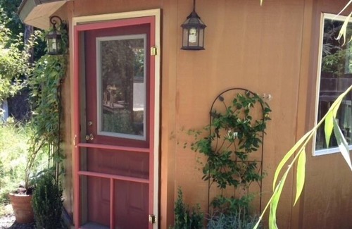 Southeast Eugene Cabina | ☯ Roundhouse privada ... Encantador!