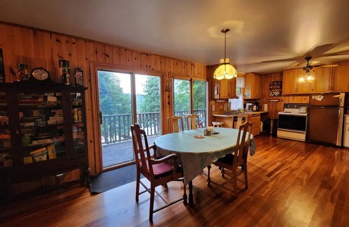 Minden Cabaña | Private Rustic Lodge w/ Lakefront Views