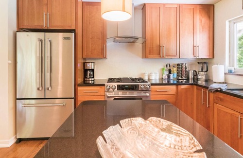 New Castle Casa | Private, safe, family friendly pool home! Bham gem