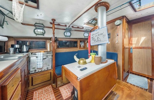 Puerto Aventuras Alquiler De Eote | Private Sailboat. Walk to the beach & downtown