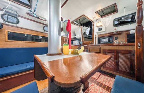 Puerto Aventuras Alquiler De Eote | Private Sailboat. Walk to the beach & downtown