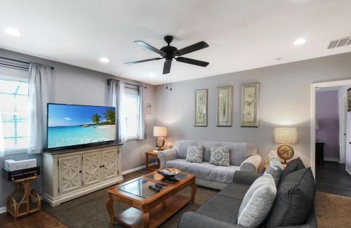 North Port Casa | Private Salt Water Pool Home in North Port - La Vida Loca