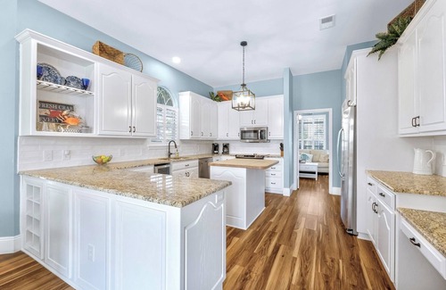 Villages of Crystal Beach Casa | Private Saltwater Pool - 3 Min Walk to Beach - Crystal Beach - Sleeps 10!